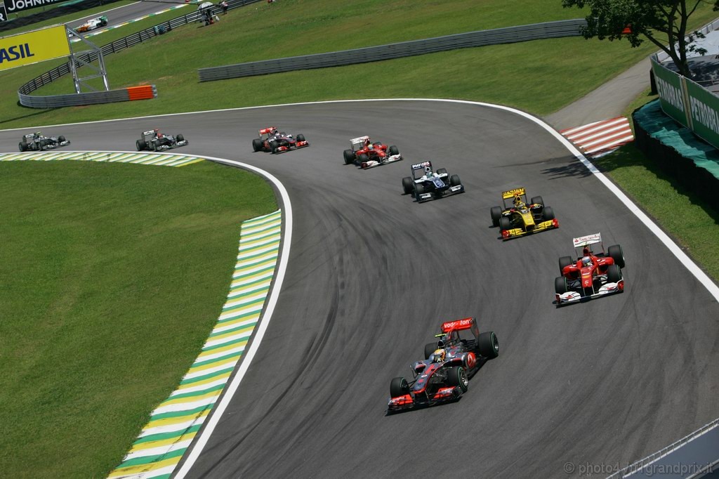 GP Brasile, Gara, Lewis Hamilton (GBR), McLaren  Mercedes, MP4-25 