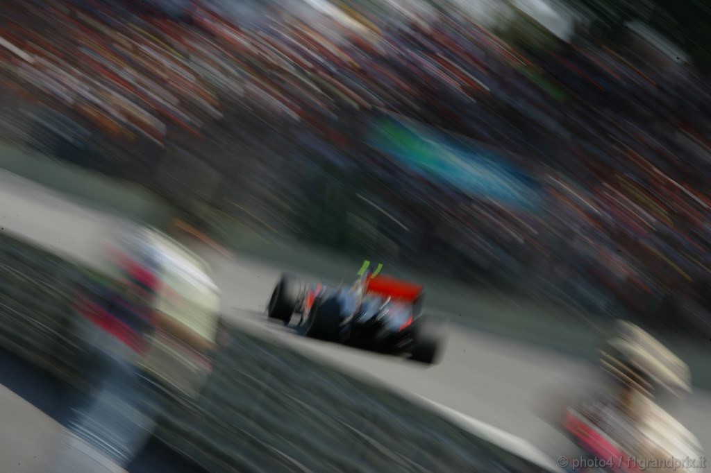 GP Brasile, Gara, Lewis Hamilton (GBR), McLaren  Mercedes, MP4-25 