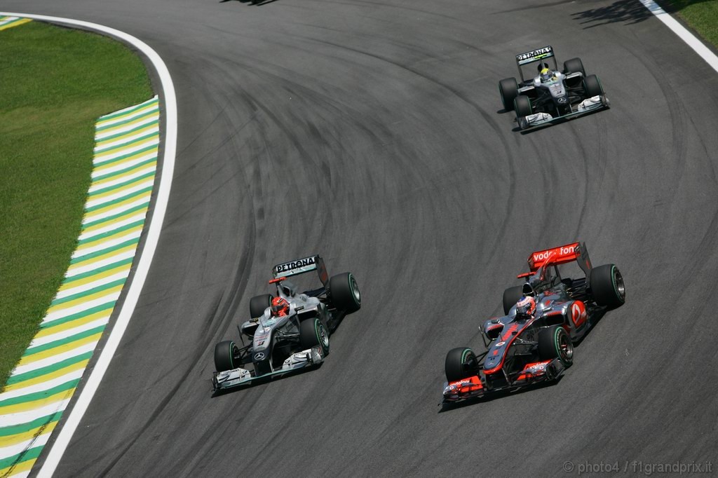 GP Brasile, Gara, Michael Schumacher (GER), Mercedes GP  F1 Team, MGP W01 e Nico Rosberg (GER), Mercedes GP F1 Team, MGP W01 