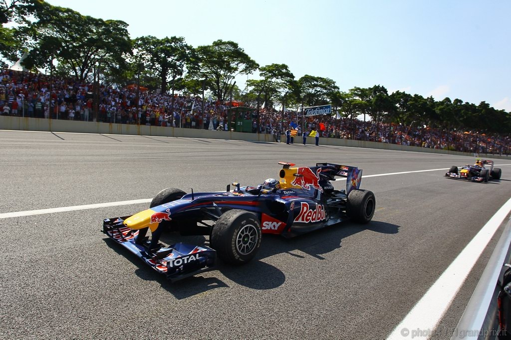 GP Brasile, Gara, Sebastian Vettel (GER), Red Bull Racing, RB6 