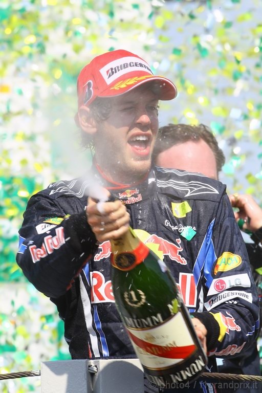 GP Brasile, Gara, Sebastian Vettel (GER), Red Bull Racing, RB6 vincitore 