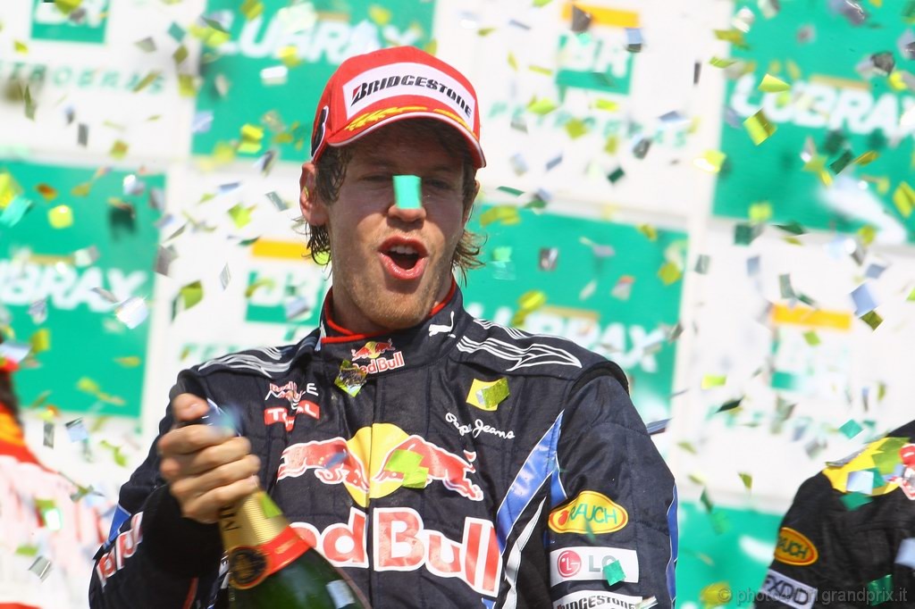 GP Brasile, Gara, Sebastian Vettel (GER), Red Bull Racing, RB6 vincitore 