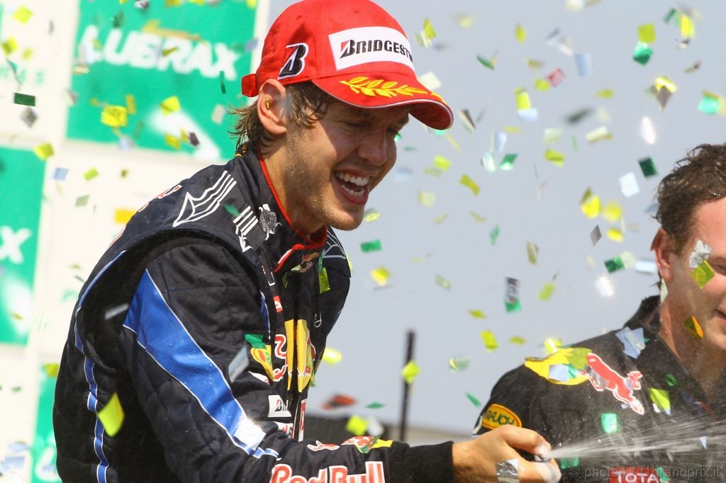 GP Brasile, Gara, Sebastian Vettel (GER), Red Bull Racing, RB6 vincitore 