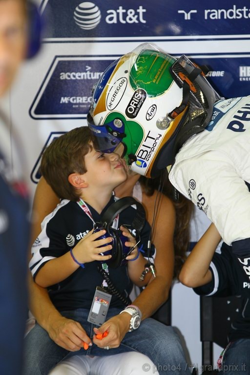 GP Brasile, Gara, Rubens Barrichello (BRA), Williams, FW32 with his son Fernando