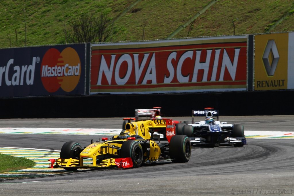 GP Brasile, Gara, Robert Kubica (POL), Renault F1 Team, R30 