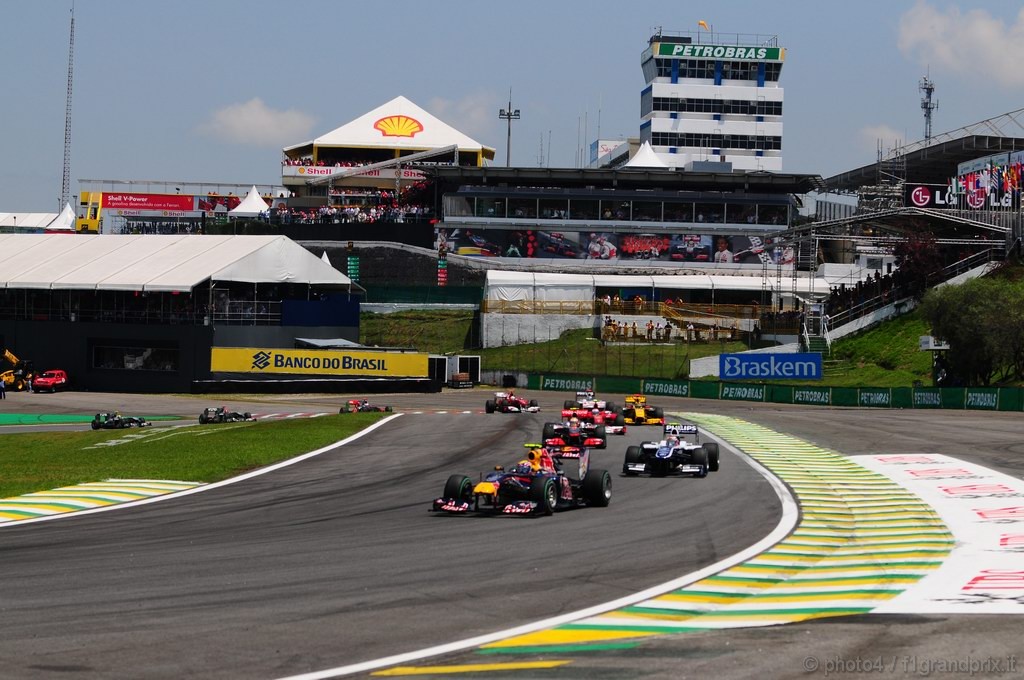 GP Brasile, Gara, Mark Webber (AUS), Red Bull Racing, RB6 