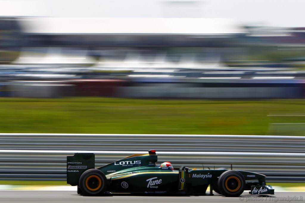 GP Brasile, Brazilian Grand Prix - Domenica
Interlagos, Sao Paulo, Brazil.
7th November 2010.
Jarno Trulli, Lotus T127 Cosworth.
World Copyright: Glenn Dunbar/LAT Photographic
ref: Digital Image _G7C5800