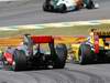 GP Brasile, Gara, Jenson Button (GBR), McLaren  Mercedes, MP4-25 e Vitaly Petrov (RUS), Renault F1 Team, R30 