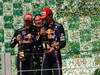 GP Brasile, Gara, Sebastian Vettel (GER), Red Bull Racing, RB6 vincitore, Mark Webber (AUS), Red Bull Racing, RB6 secondo e Christian Horner (GBR), Red Bull Racing, Sporting Director 