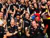 GP Brasile, Gara Festeggiamenti, Sebastian Vettel (GER), Red Bull Racing, RB6 vincitore e Mark Webber (AUS), Red Bull Racing, RB6 secondo 