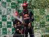 GP Brasile, Gara, Mark Webber (AUS), Red Bull Racing, RB6 secondo e Sebastian Vettel (GER), Red Bull Racing, RB6 vincitore 