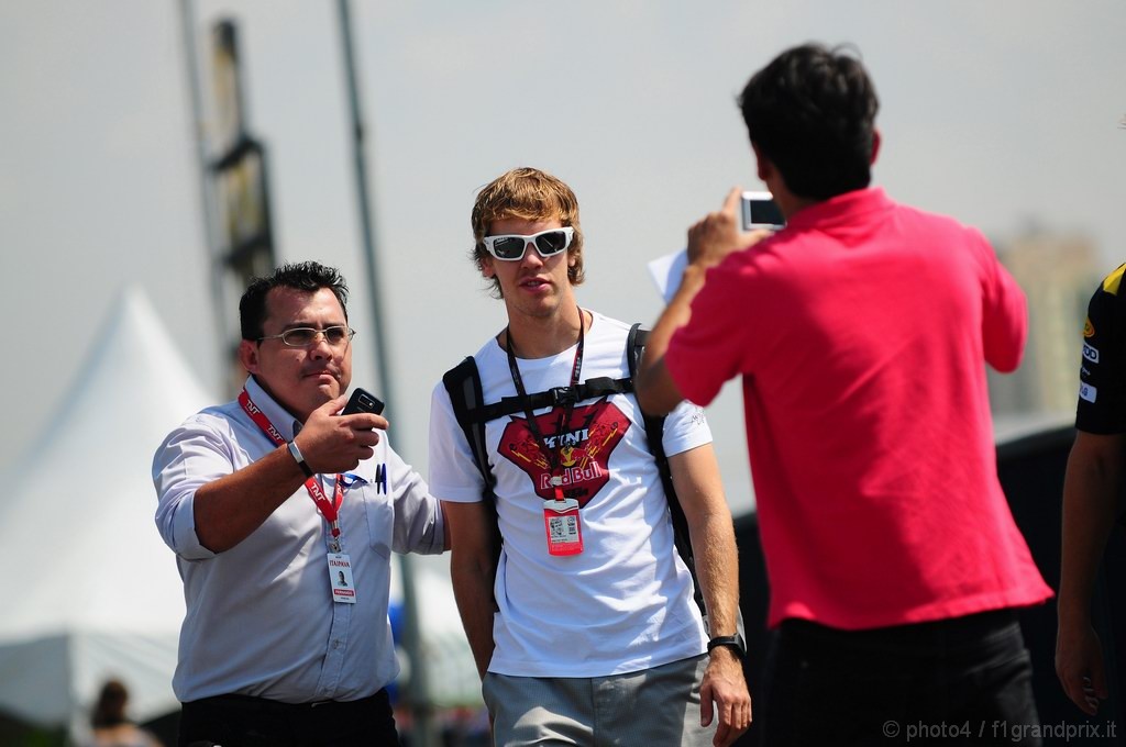 GP Brasile, Giovedi', Sebastian Vettel (GER), Red Bull Racing, RB6 