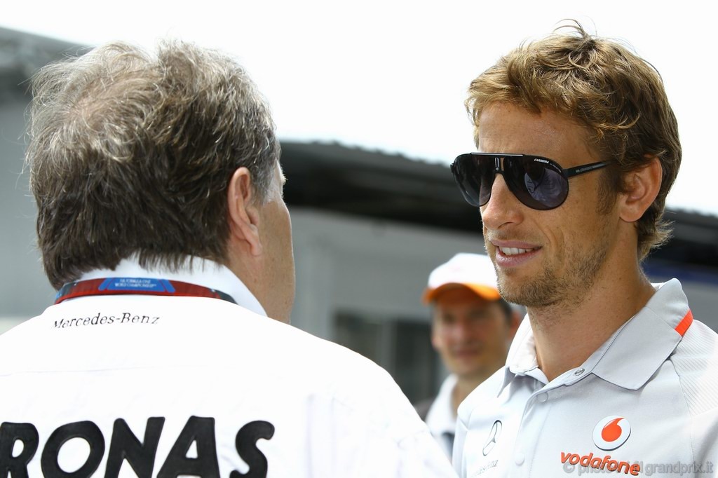 GP Brasile, Giovedi', Norbert Haug (GER), Motorsport chief  e Jenson Button (GBR), McLaren  Mercedes, MP4-25 