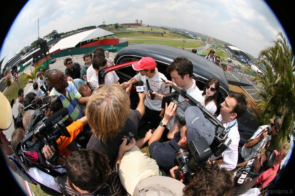GP Brasile, Giovedi', Jenson Button (GBR), McLaren  Mercedes, MP4-25 