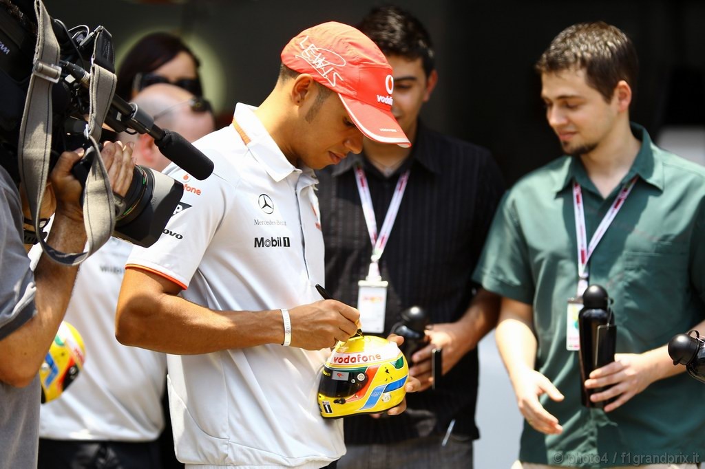 GP Brasile, Giovedi', Lewis Hamilton (GBR), McLaren  Mercedes, MP4-25 