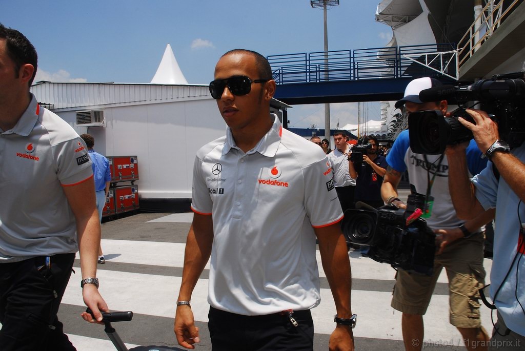 GP Brasile, Giovedi', Lewis Hamilton (GBR), McLaren  Mercedes, MP4-25 