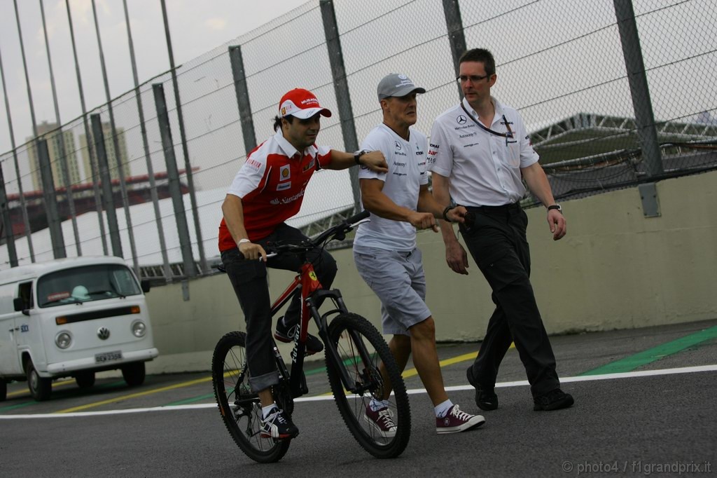 GP Brasile, Giovedi', Felipe Massa (BRA), Ferrari, F10 e Michael Schumacher (GER), Mercedes GP  F1 Team, MGP W01 