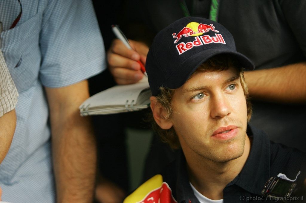 GP Brasile, Giovedi', Sebastian Vettel (GER), Red Bull Racing, RB6 