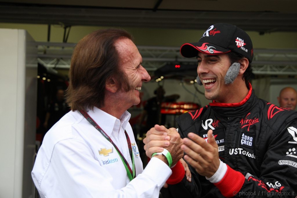 GP Brasile, Prove Libere 3, Sabato, Emerson Fittipaldi (BRA), Ex F1 Champion  e Lucas Di Grassi (BRA), Virgin Racing, VR-01 