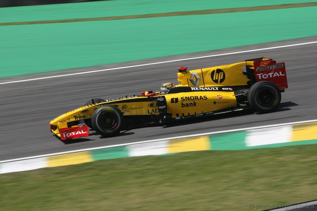 GP Brasile, Prove Libere 1, Venerdi', Robert Kubica (POL), Renault F1 Team, R30 