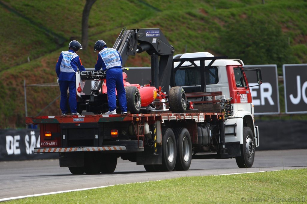 GP Brasile, Prove Libere 1, Venerdi', Fernando Alonso (ESP), Ferrari, F10 retires from the practice