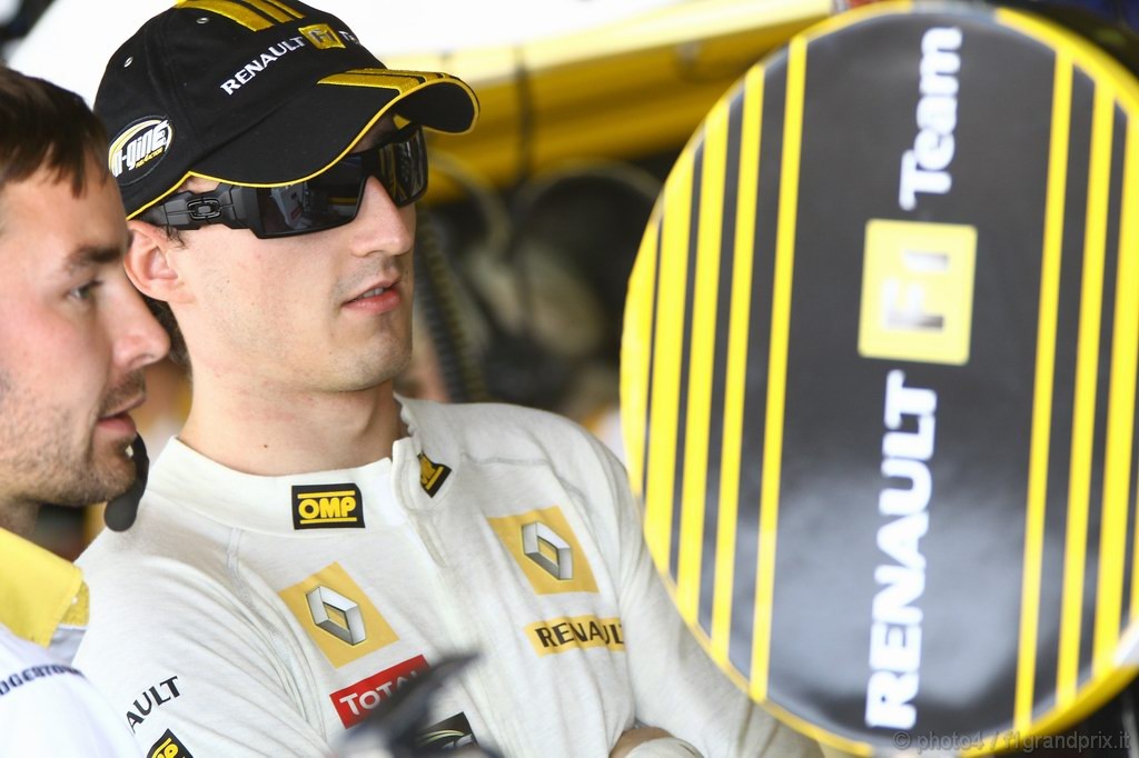 GP Brasile, Prove Libere 1, Venerdi', Robert Kubica (POL), Renault F1 Team, R30 
