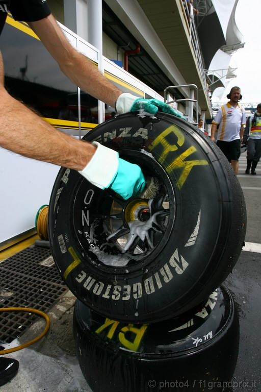 GP Brasile, Prove Libere 1, Venerdi', Wheels OZ 