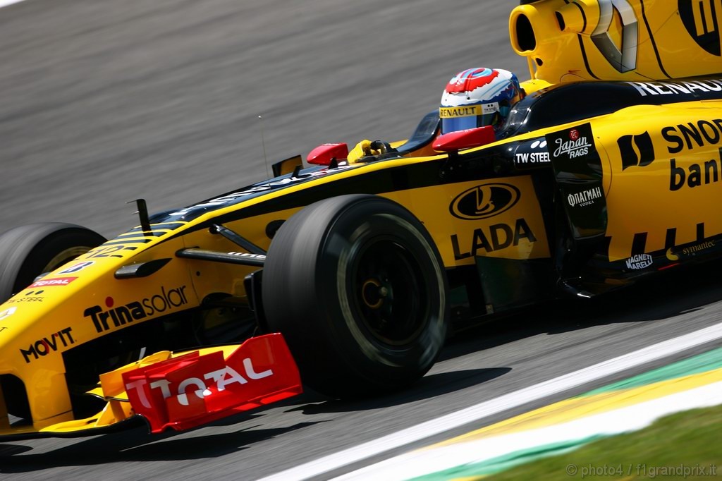 GP Brasile, Prove Libere 1, Venerdi', Vitaly Petrov (RUS), Renault F1 Team, R30 