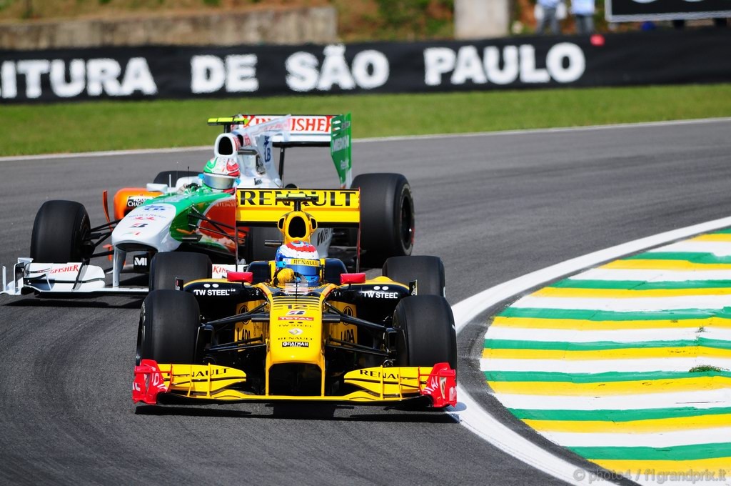 GP Brasile, Prove Libere 1, Venerdi', Vitaly Petrov (RUS), Renault F1 Team, R30 