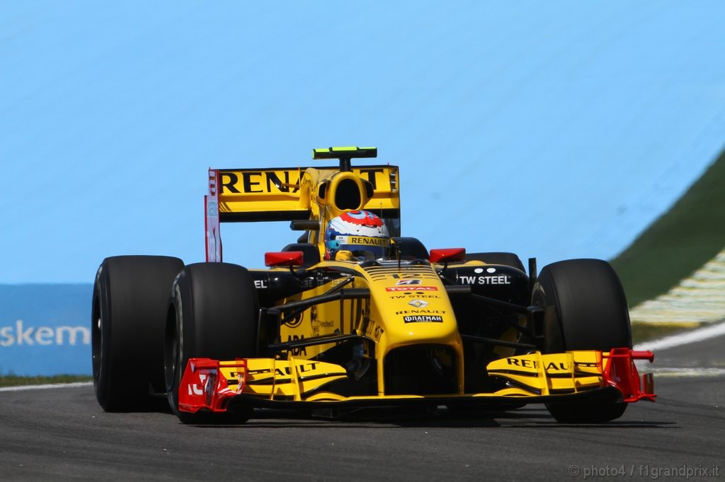 GP Brasile, Prove Libere 1, Venerdi', Vitaly Petrov (RUS), Renault F1 Team, R30 
