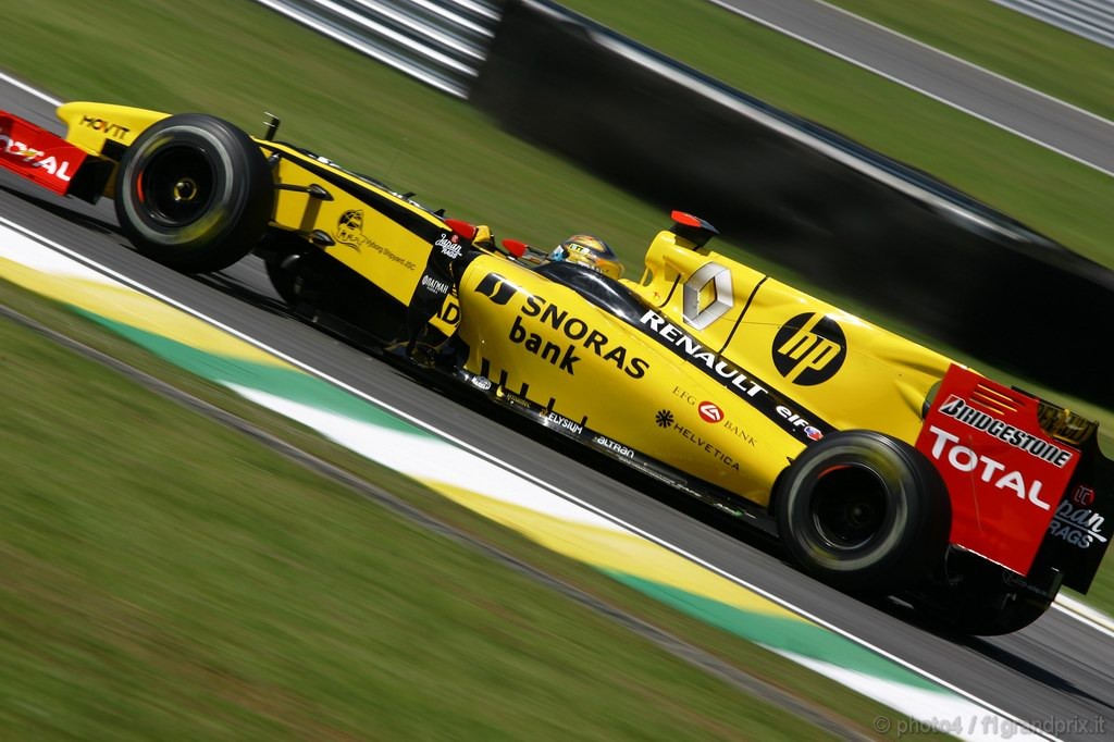 GP Brasile, Prove Libere 1, Venerdi', Vitaly Petrov (RUS), Renault F1 Team, R30 
