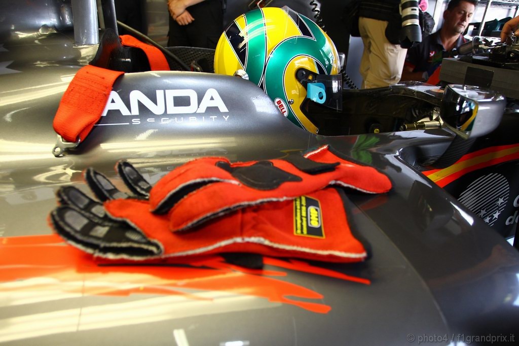 GP Brasile, Prove Libere 1, Venerdi', Bruno Senna (BRA), Hispania Racing F1 Team (HRT), F110 
