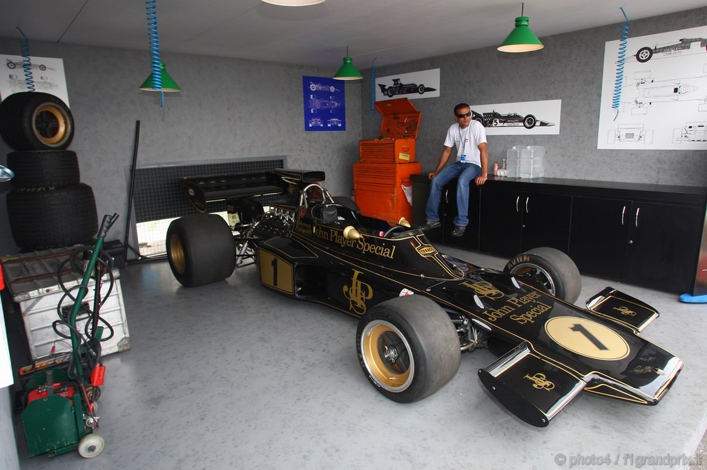 GP Brasile, Prove Libere 2, Venerdi', The Lotus 1972 of Emerson Fittipaldi (BRA), Ex F1 Champion 
