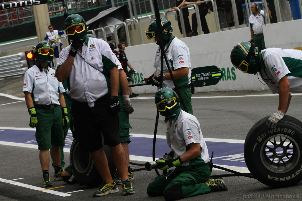 GP Brasile, Prove Libere 2, Venerdi', Mechanics Lotus