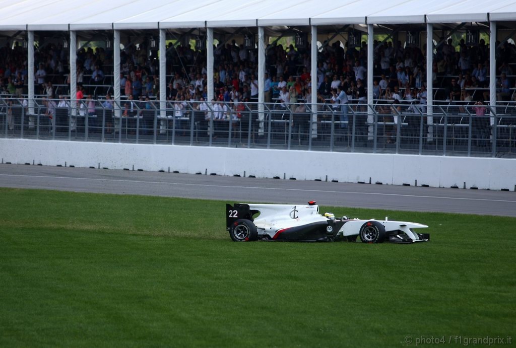 GP Canada, Gara, crash,  Pedro de la Rosa (ESP), BMW Sauber F1 Team, C29 