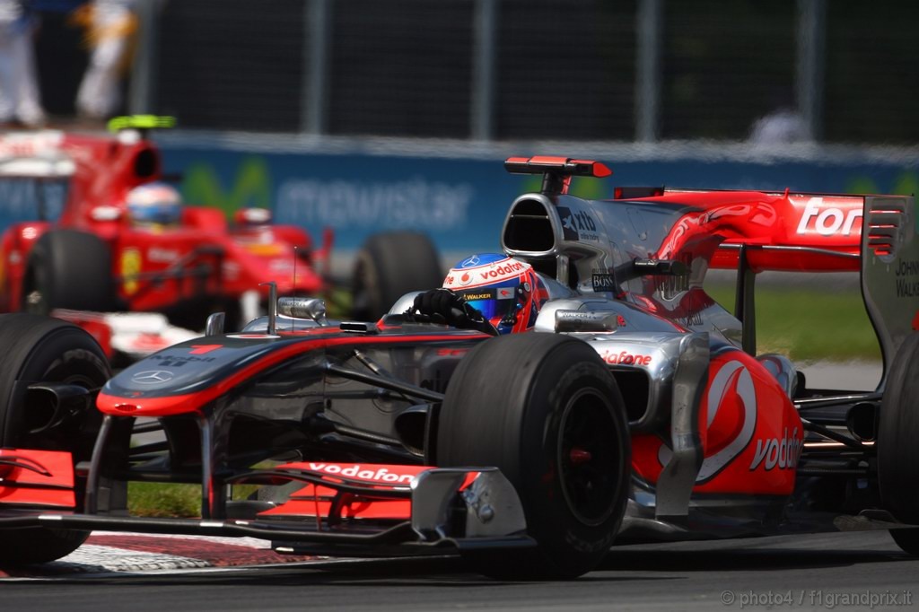 GP Canada, Gara, Jenson Button (GBR), McLaren  Mercedes, MP4-25 davanti a Fernando Alonso (ESP), Ferrari, F10 