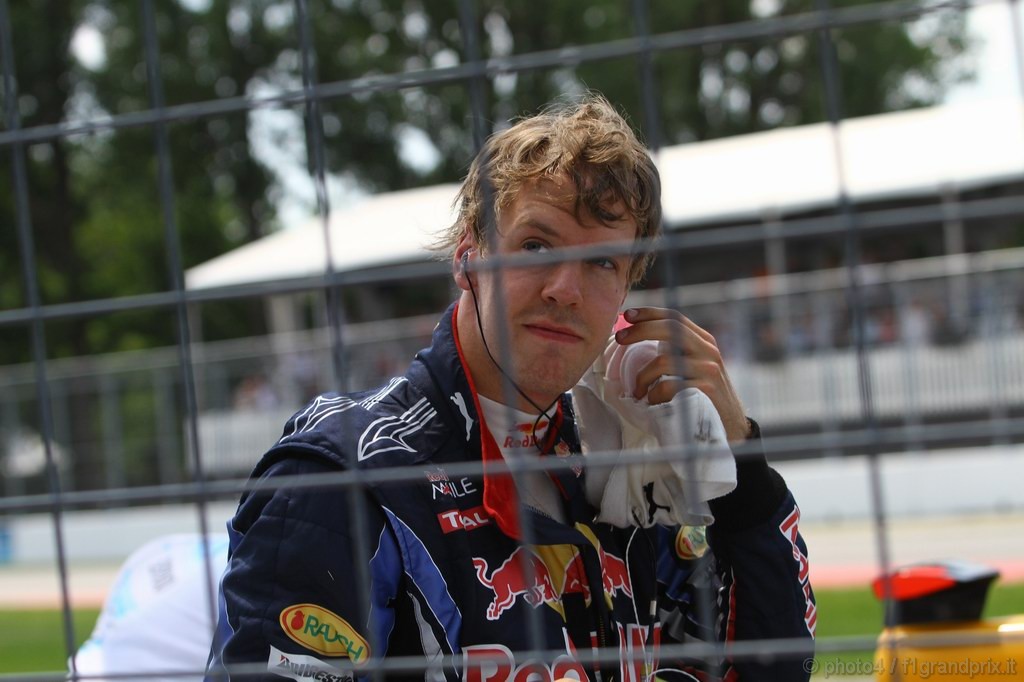 GP Canada, Gara, Sebastian Vettel (GER), Red Bull Racing, RB6 sttoped in the track after the finished of race