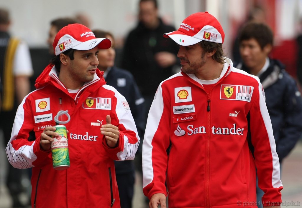 GP Corea, Domenica, Felipe Massa (BRA), Ferrari, F10 e Fernando Alonso (ESP), Ferrari, F10 