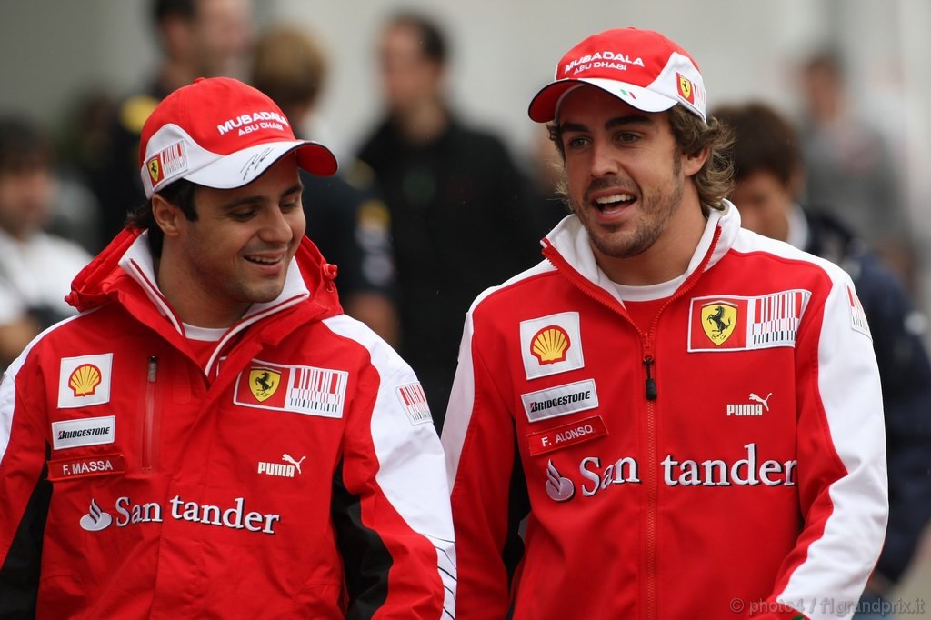 GP Corea, Domenica, Felipe Massa (BRA), Ferrari, F10 e Fernando Alonso (ESP), Ferrari, F10 