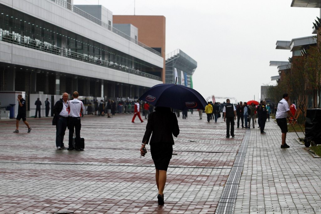 GP Corea, Domenica, Paddock