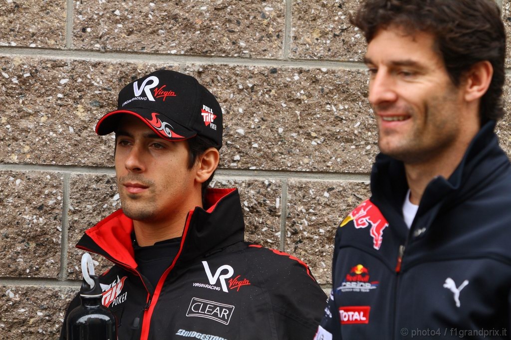 GP Corea, Domenica, Lucas Di Grassi (BRA), Virgin Racing, VR-01 e Mark Webber (AUS), Red Bull Racing, RB6