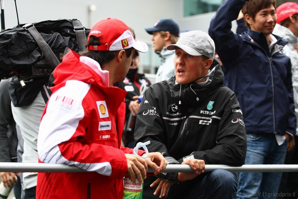 GP Corea, Domenica, Felipe Massa (BRA), Ferrari, F10 e Michael Schumacher (GER), Mercedes GP F1 Team, MGP W01 at drivers parade
