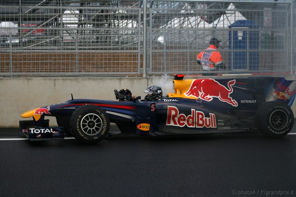 GP Corea, Gara, Sebastian Vettel (GER), Red Bull Racing, RB6 retires from the race 