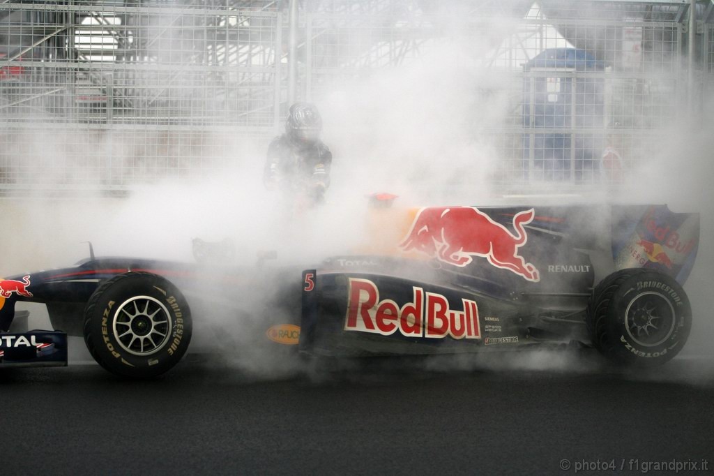 GP Corea, Gara, Sebastian Vettel (GER), Red Bull Racing, RB6 retires from the race