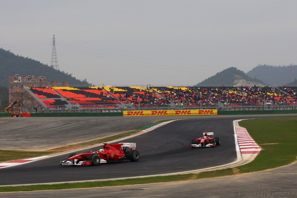 GP Corea, Prove Libere 3, Sabato, Felipe Massa (BRA), Ferrari, F10 davanti a Fernando Alonso (ESP), Ferrari, F10 