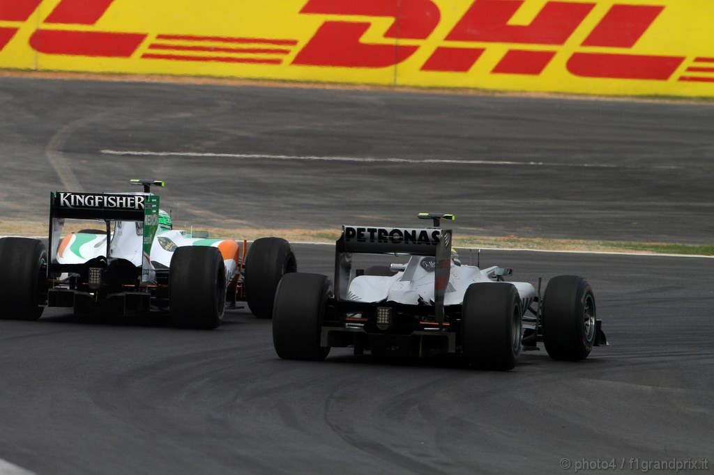 GP Corea, Prove Libere 3, Sabato, Vitantonio Liuzzi (ITA), Force India F1 Team, VJM03 e Nico Rosberg (GER), Mercedes GP F1 Team, MGP W01 
