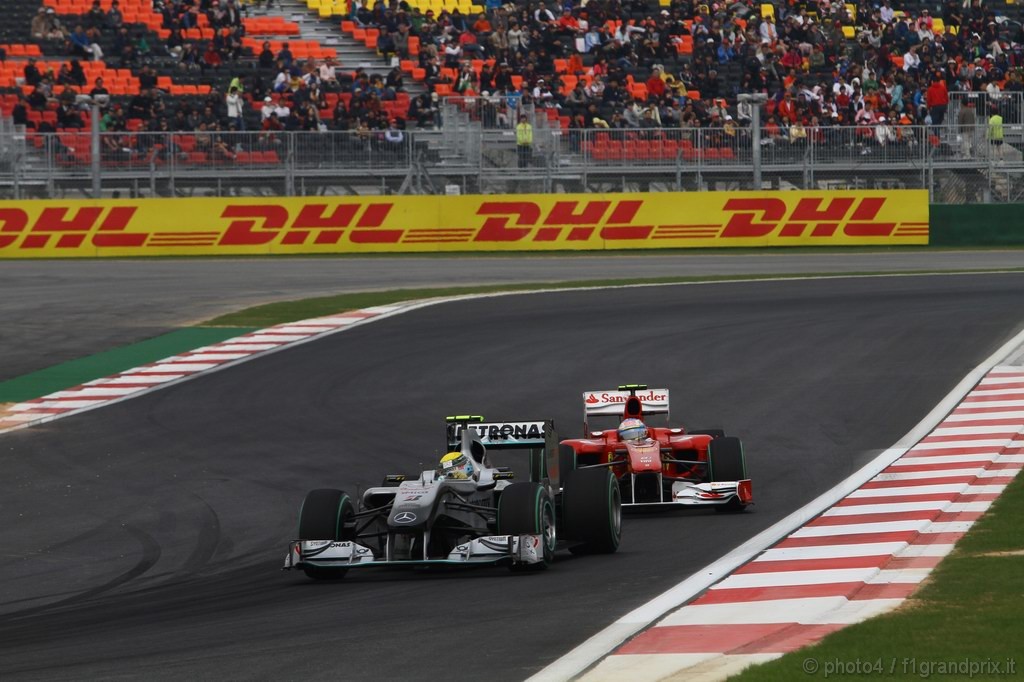 GP Corea, Prove Libere 3, Sabato, Nico Rosberg (GER), Mercedes GP F1 Team, MGP W01 e Fernando Alonso (ESP), Ferrari, F10 