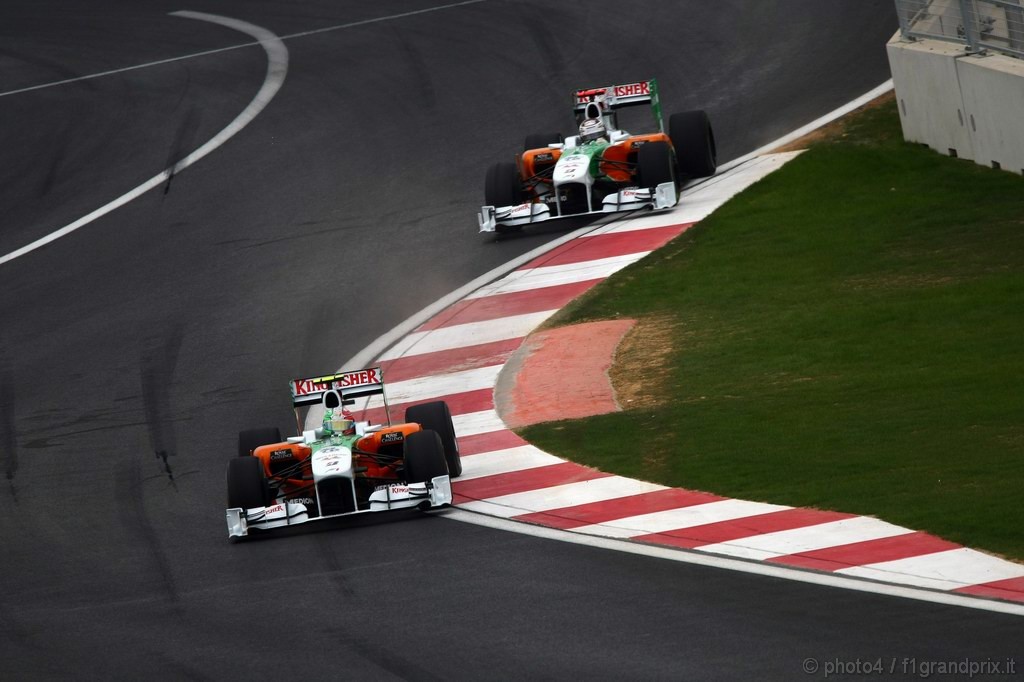 GP Corea, Qualifiche, Vitantonio Liuzzi (ITA), Force India F1 Team, VJM03 davanti a Adrian Sutil (GER), Force India F1 Team, VJM03 