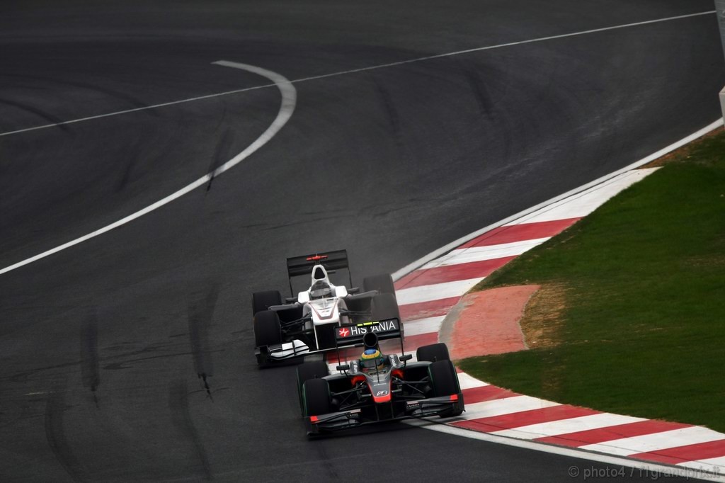 GP Corea, Qualifiche, Bruno Senna (BRA), Hispania Racing F1 Team (HRT), F110 davanti a Nick Heidfeld (GER), BMW Sauber F1 Team, C29  