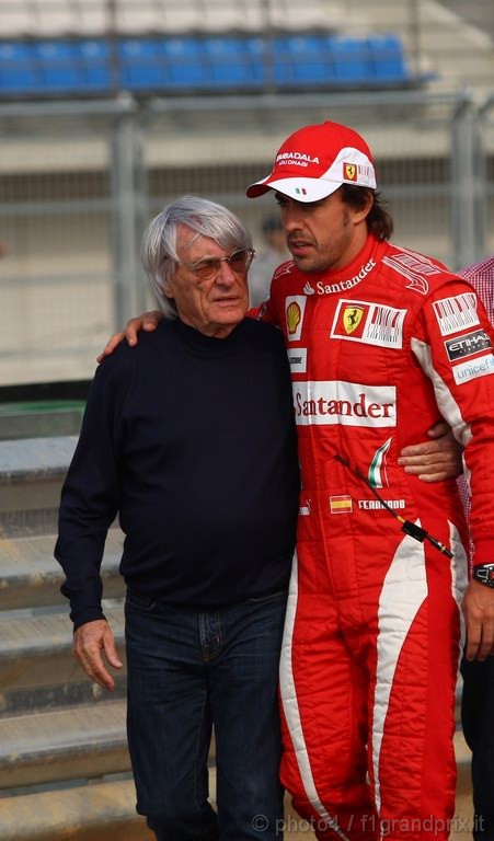 GP Corea, Giovedi', Bernie Ecclestone (GBR), President e CEO of Formula One Management e Fernando Alonso (ESP), Ferrari, F10